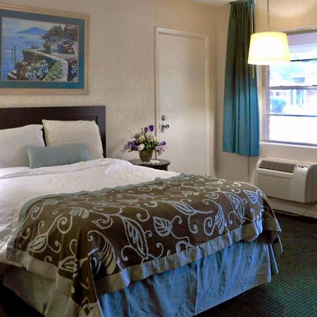 Azalea Inn & Suites Wilmington Zewnętrze zdjęcie