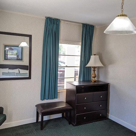 Azalea Inn & Suites Wilmington Zewnętrze zdjęcie