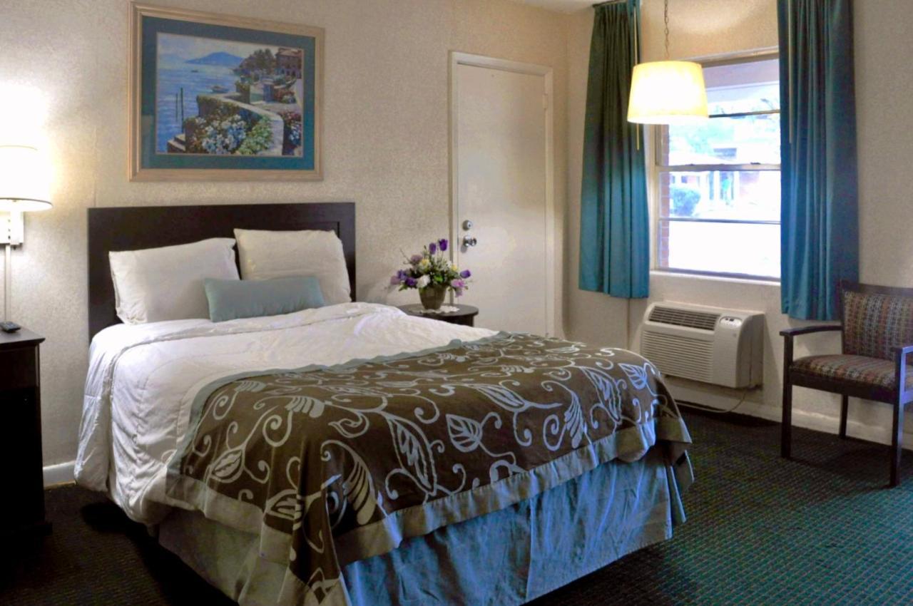 Azalea Inn & Suites Wilmington Zewnętrze zdjęcie