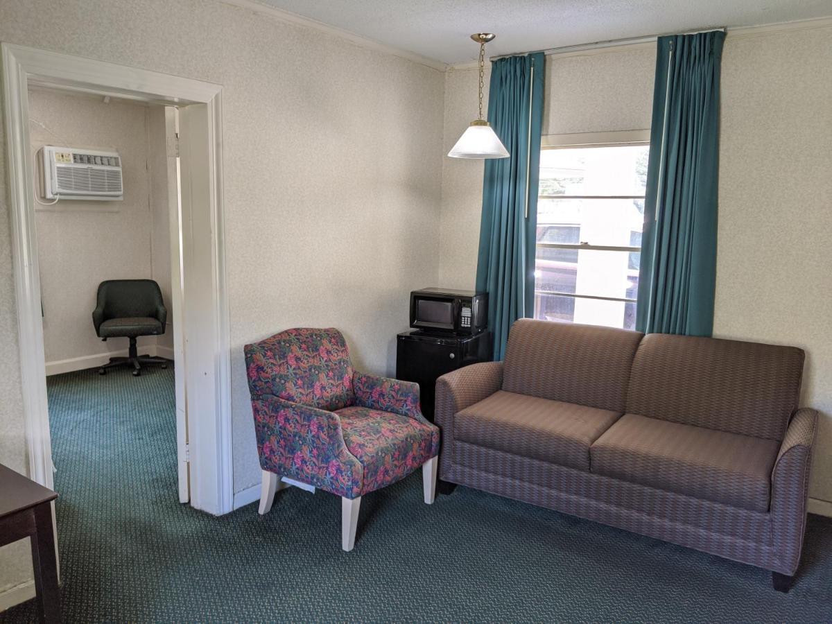 Azalea Inn & Suites Wilmington Zewnętrze zdjęcie